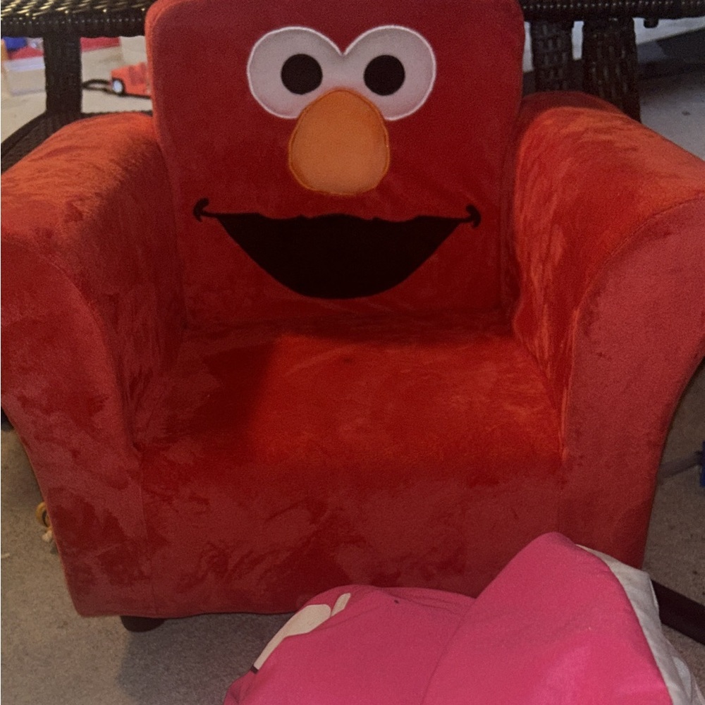 Elmo chair never been used